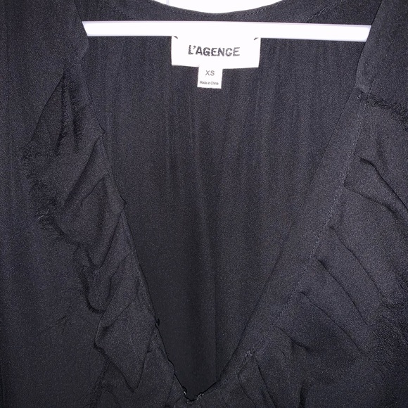 Lagence deep v silk blouse NEW - Picture 2 of 3